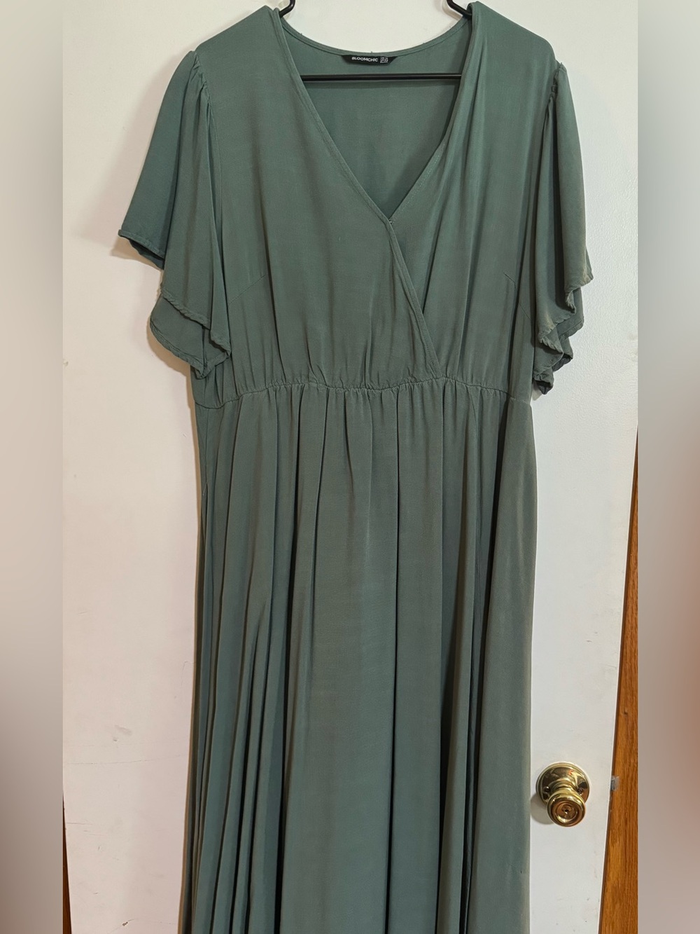 BloomChic Sage Green Ruffle Sleeve Dress Size 18